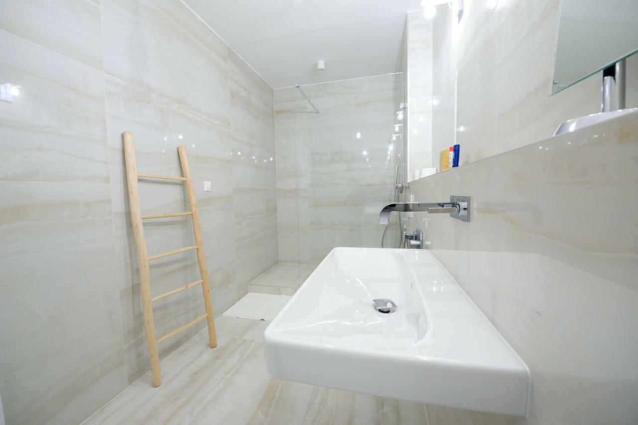 Center Aupark Apartment П'єштяни Екстер'єр фото