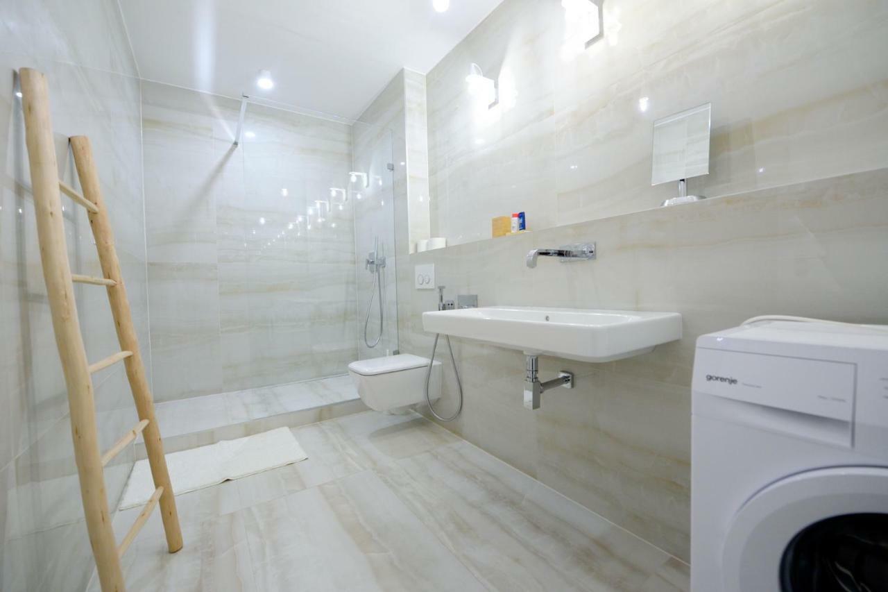 Center Aupark Apartment П'єштяни Екстер'єр фото